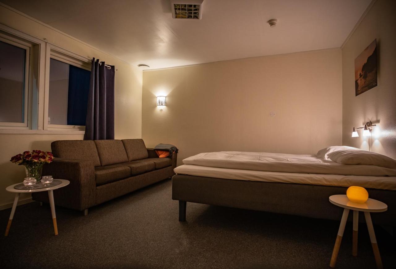 Skagi Bed & Lodge Skaland Екстериор снимка