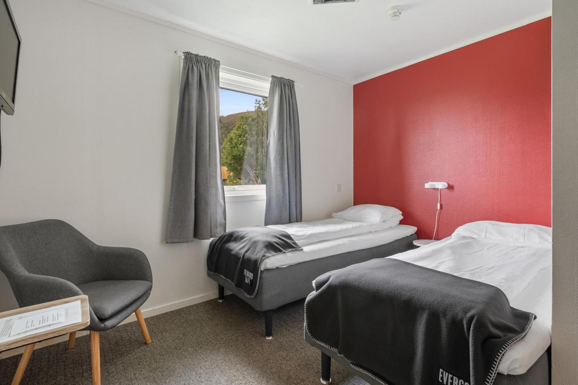 Skagi Bed & Lodge Skaland Екстериор снимка