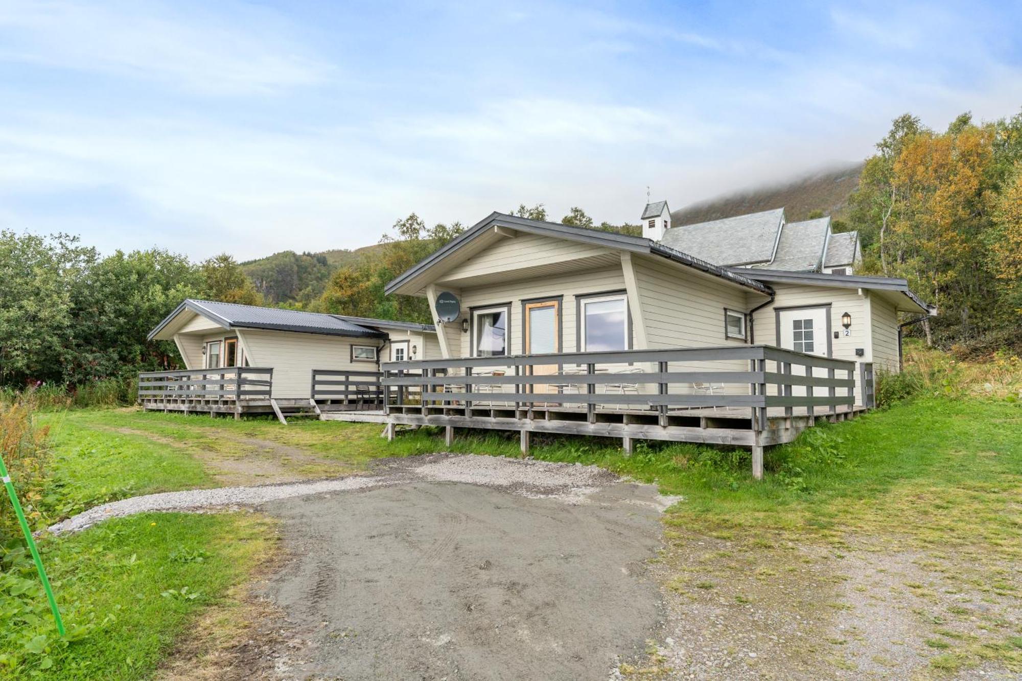 Skagi Bed & Lodge Skaland Екстериор снимка